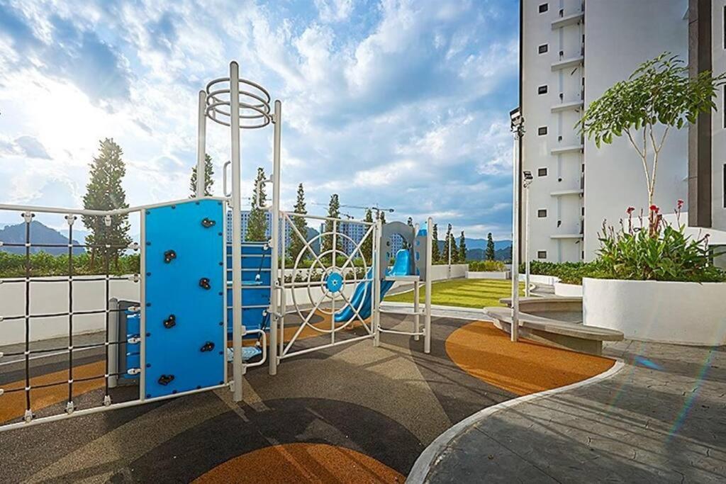 The Horizon @ - Cozy With Balcony Patio Apartment Ipoh
