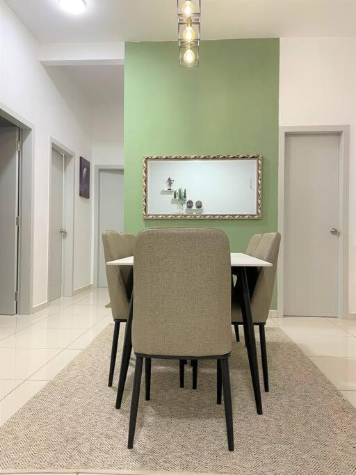 The Horizon @ - Cozy With Balcony Patio * Ipoh