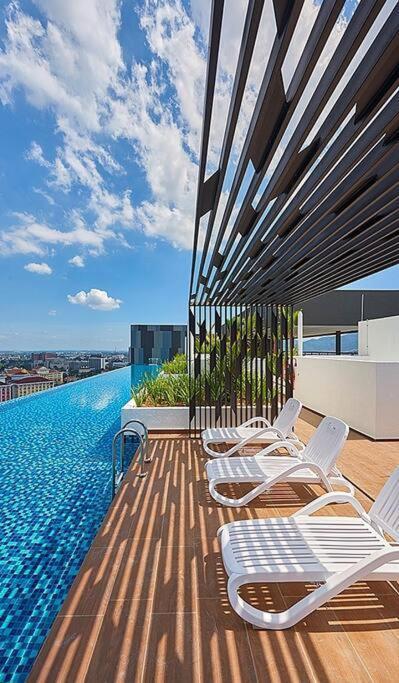 The Horizon @ - Cozy With Balcony Patio
