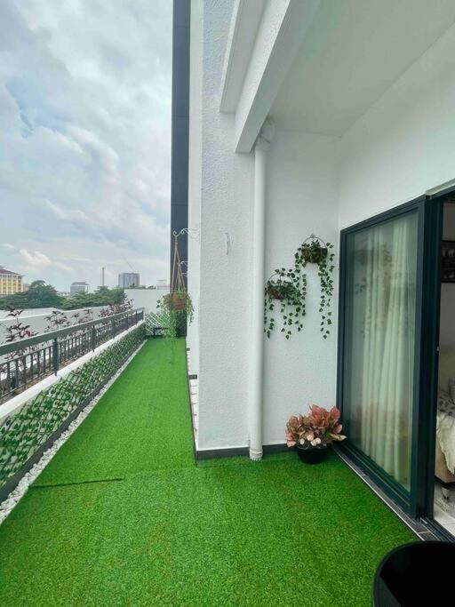 Apartment The Horizon @ - Cozy With Balcony Patio